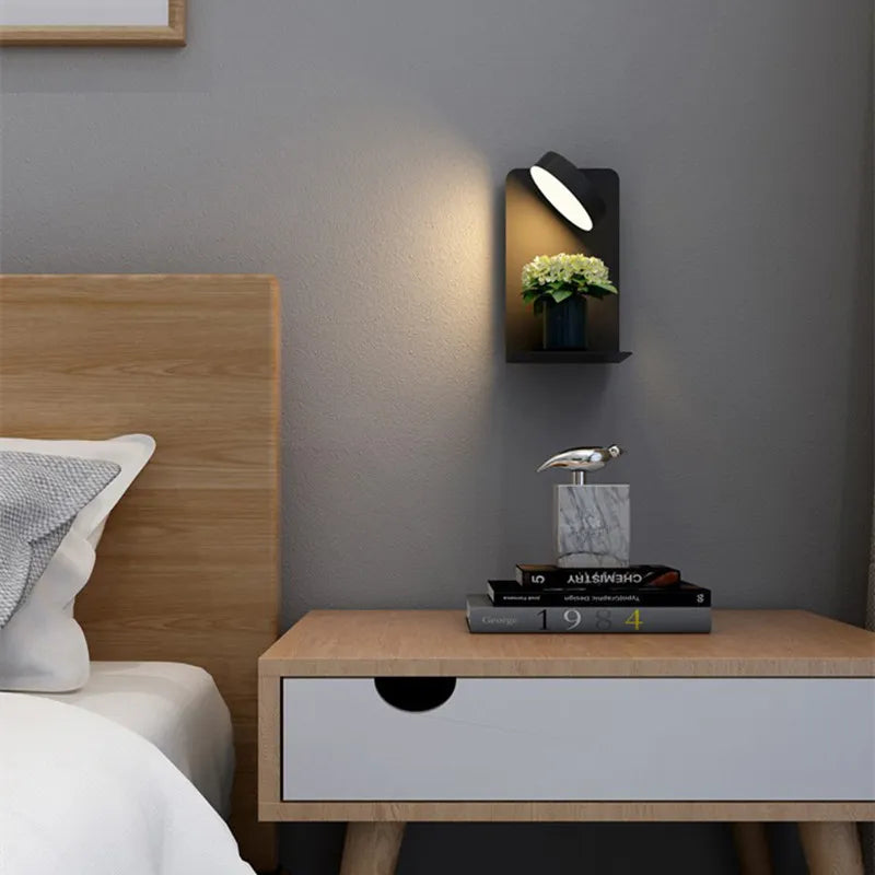 Skanto | LED-Wandlampe mit Ablage | Sanftes Licht, modernes Design & ideal zur Schaffung einer festlichen Atmosphäre im Schlafzimmer