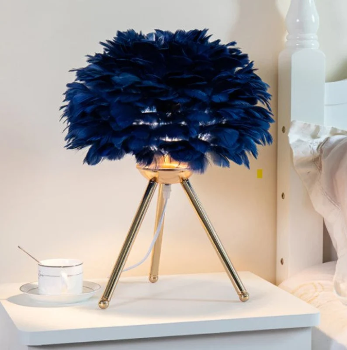 Skanto | Blossom Tischlampe – Elegantes Federdesign mit dimmbarem Licht