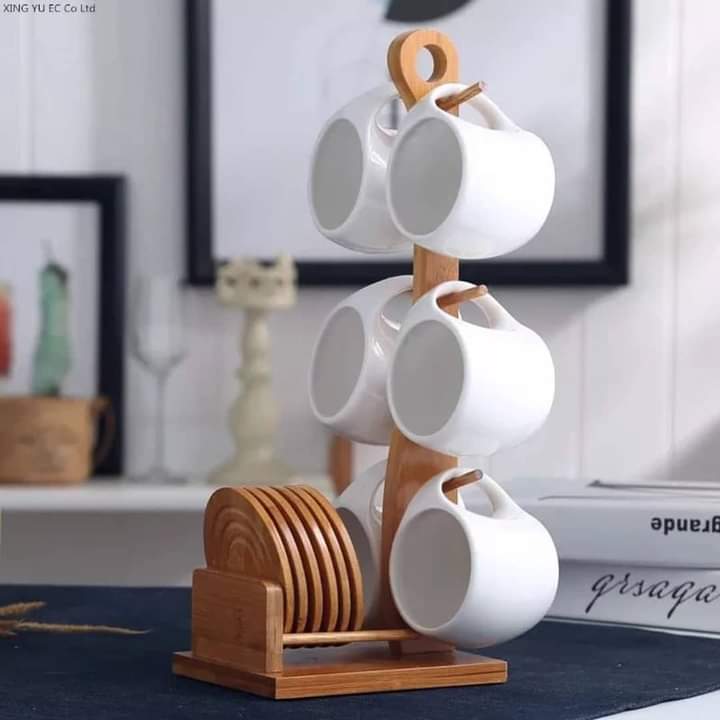 Set mit 6 Tassen mit Bambusständer