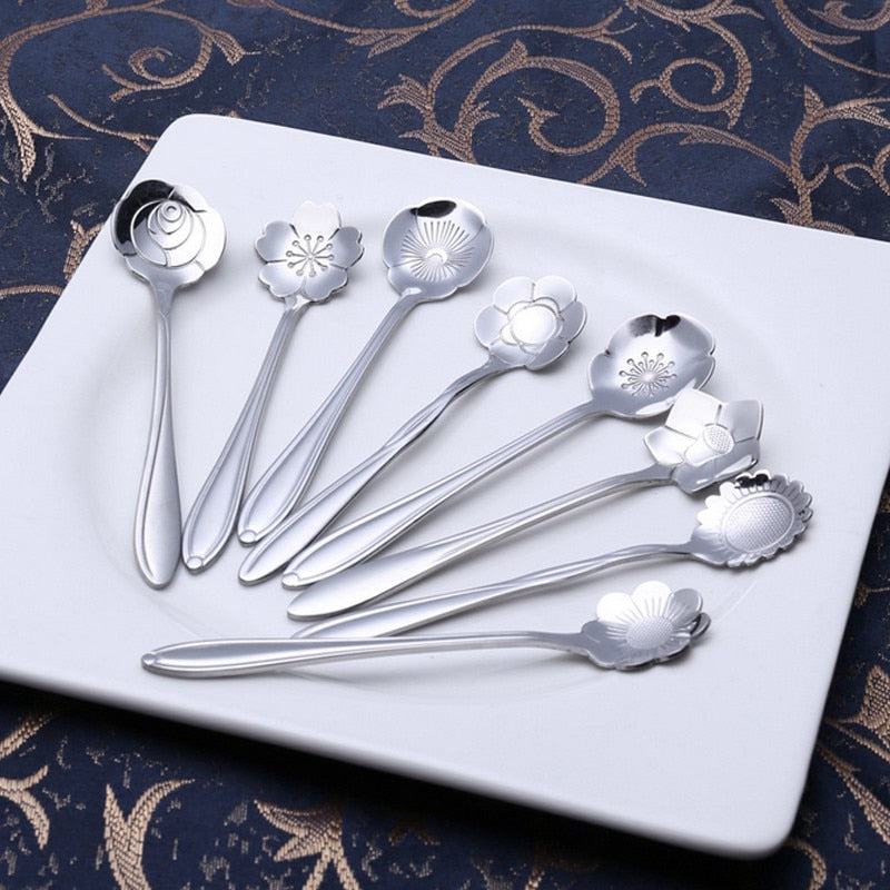 Skanto | 8-teiliges Edelstahl-Teelöffel-Set mit Blumendesign