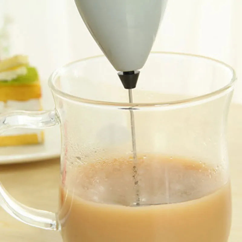 Skanto Skanto | Kabelloser elektrischer Milchaufschäumer & Kaffeemixer: Mini-Handmixer für Cappuccino, Kochen und mehr!