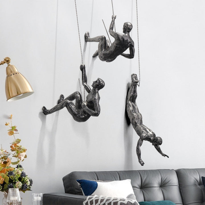 Skanto | CraftedClimb Kletterer Wanddeko – Inspirierende Wandkunst aus Harz und Eisen