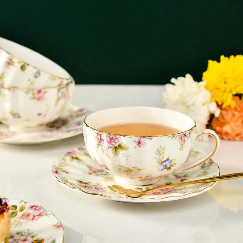 Skanto | Elegante Bone China Porzellan Kaffeetasse – Luxuriöses und einzigartiges Design