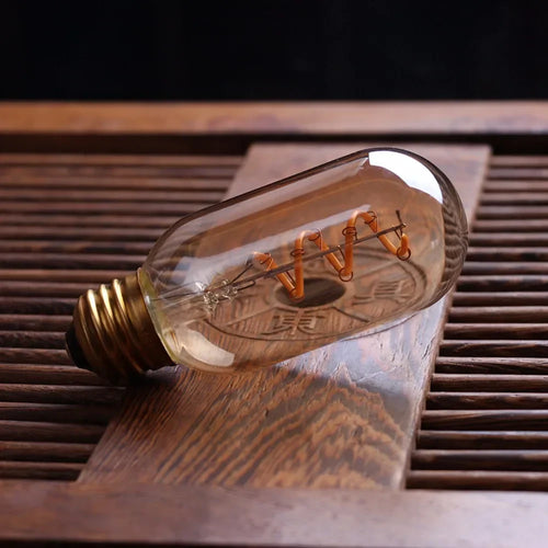 Skanto | Dimmbare Vintage LED-Glühbirne (3W, E27 Sockel) - Goldene Spiralfilament für Kronleuchter & Dekorative Beleuchtung