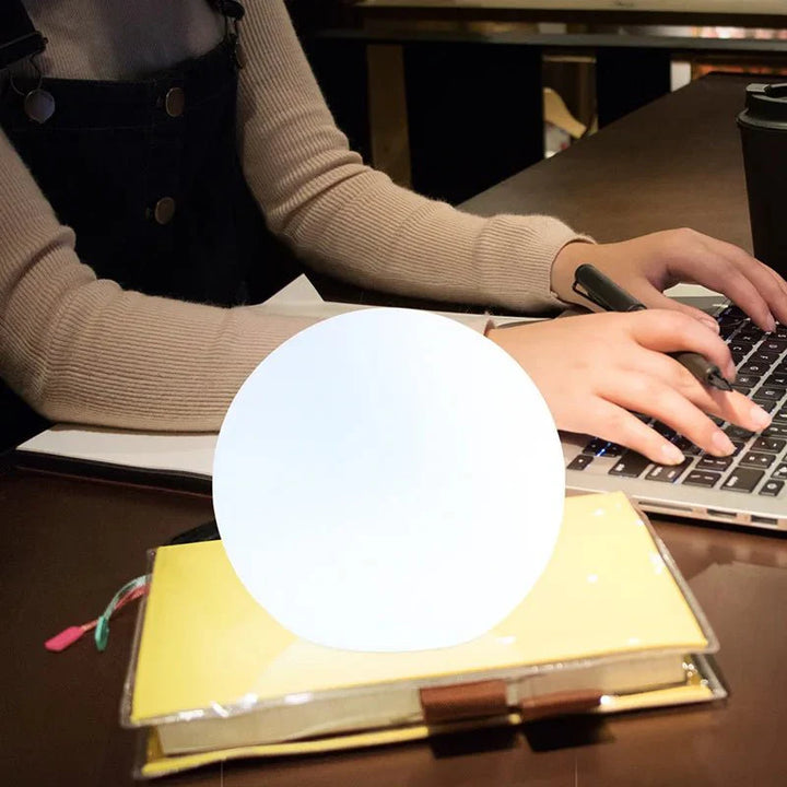 Skanto | AuraBall – Dynamische LED-Lampe – Farbwechsel – Einzigartige Atmosphäre