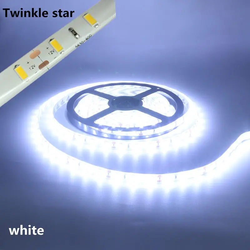 Skanto | Wasserdichter 5M LED-Streifen in Warm- und Kaltweiß