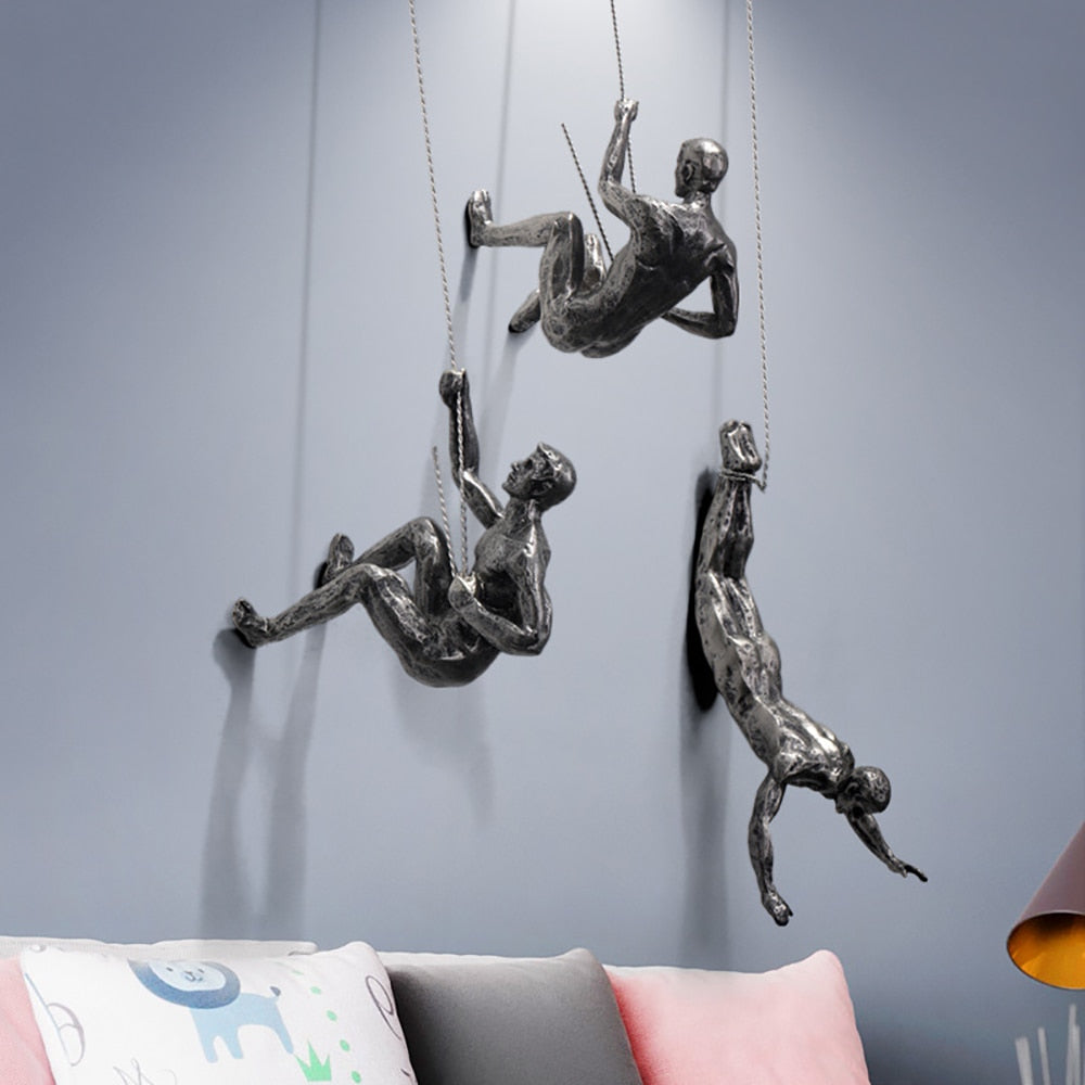 Skanto | CraftedClimb Kletterer Wanddeko – Inspirierende Wandkunst aus Harz und Eisen