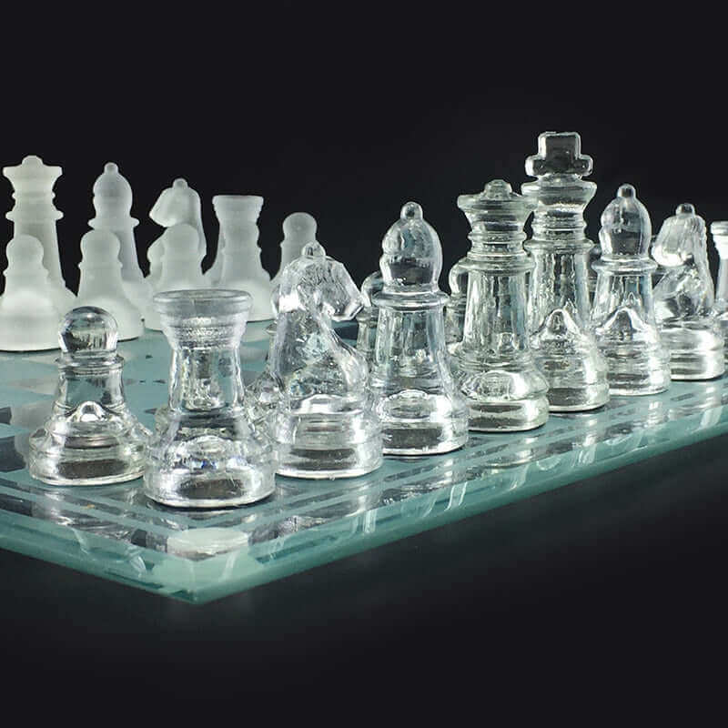 Glas-Schachspiel | Mattierte Kristallfiguren mit Schachbrett