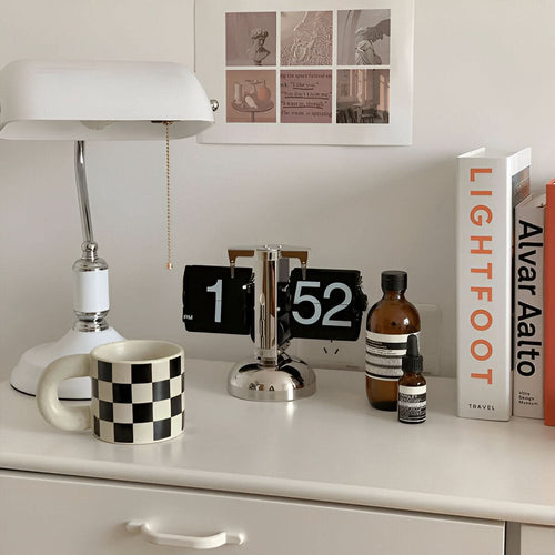 Skanto | Minimalistische Flip-Uhr automatische Retro-Tischuhr
