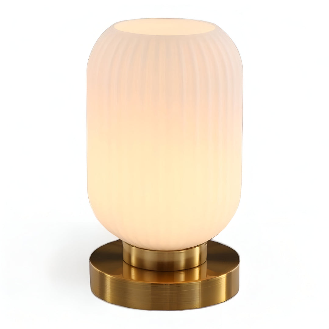 Skanto | Nordische Tischlampe mit geripptem Glas