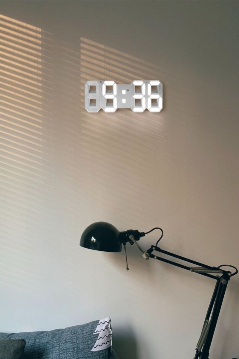 3D LED Wanduhr Skanto | Moderne Digitaluhr | Dimmbares LED-Licht | Elegante Wanddekoration