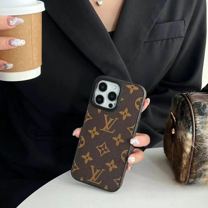 Skanto | Luxuriöse Marken Designer Lederhülle für iPhone