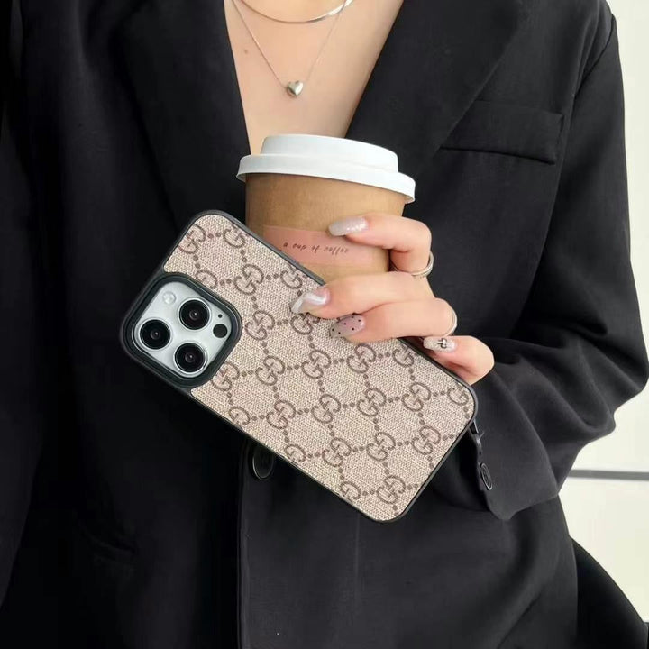 Skanto | Luxuriöse Marken Designer Lederhülle für iPhone
