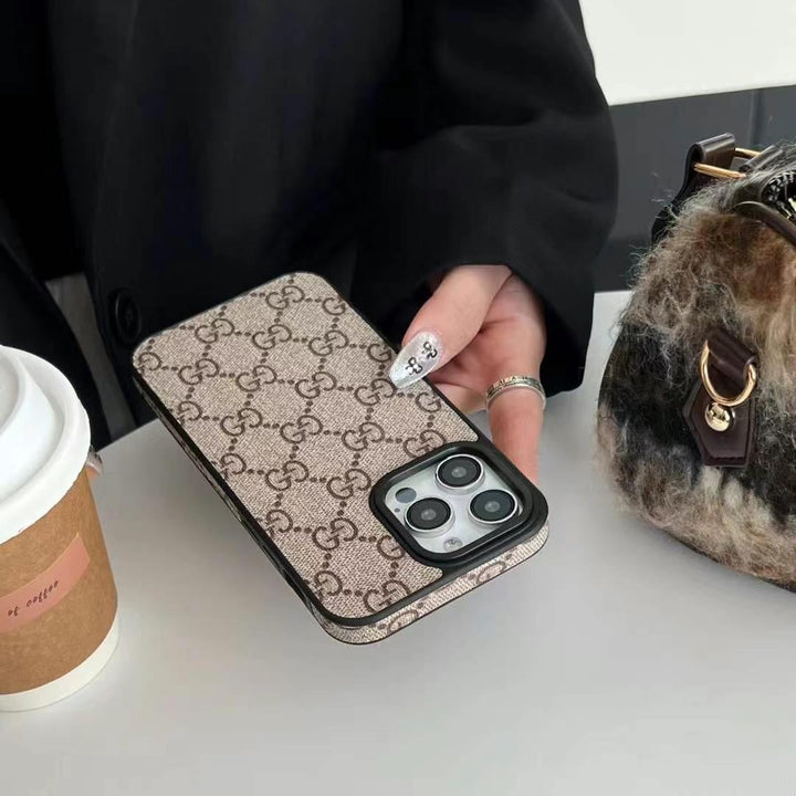 Skanto | Luxuriöse Marken Designer Lederhülle für iPhone
