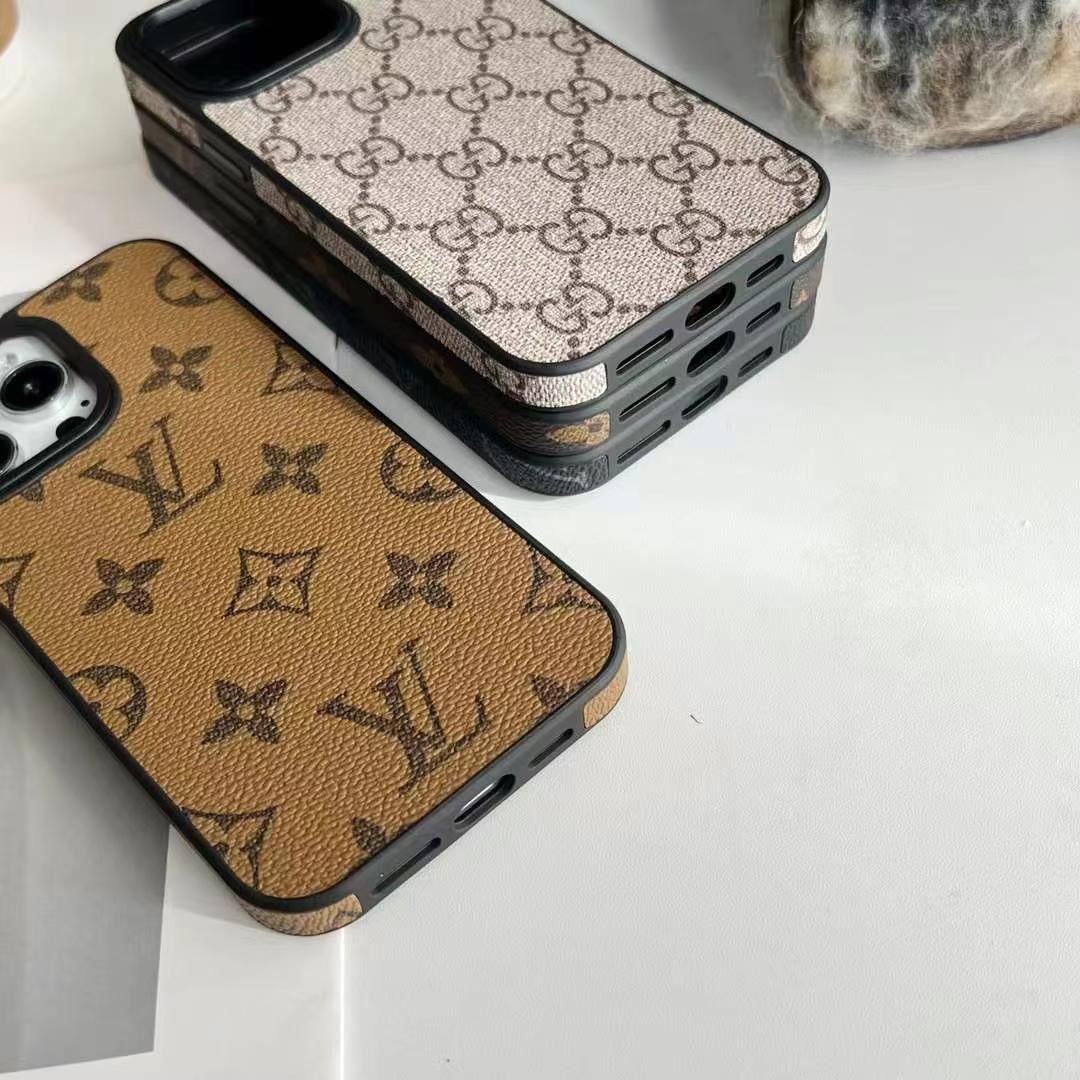 Skanto | Luxuriöse Marken Designer Lederhülle für iPhone