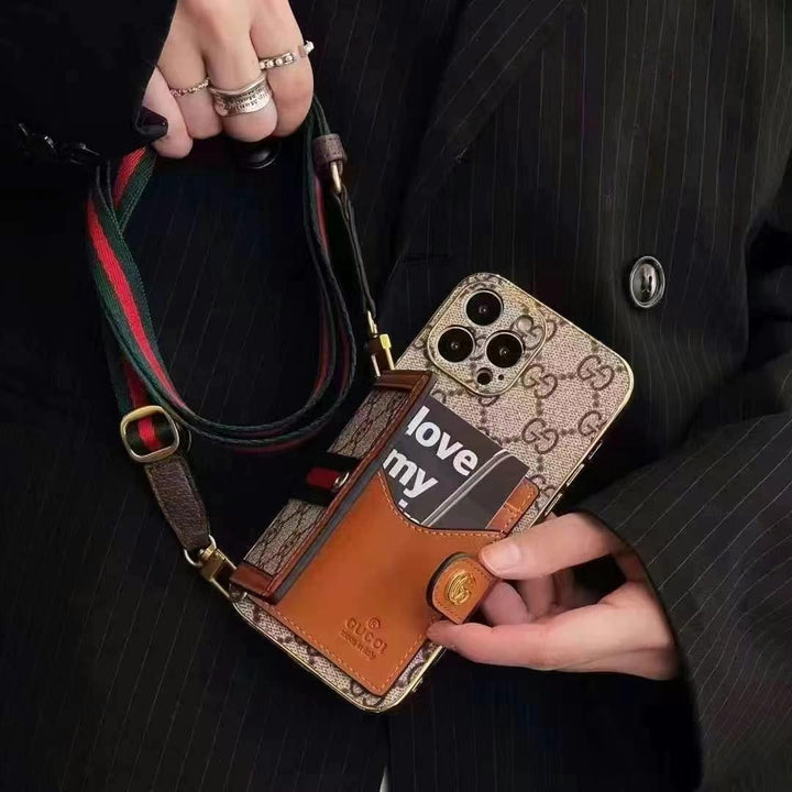 Skanto | Luxus Marken Hülle für iPhone mit Schultergurt