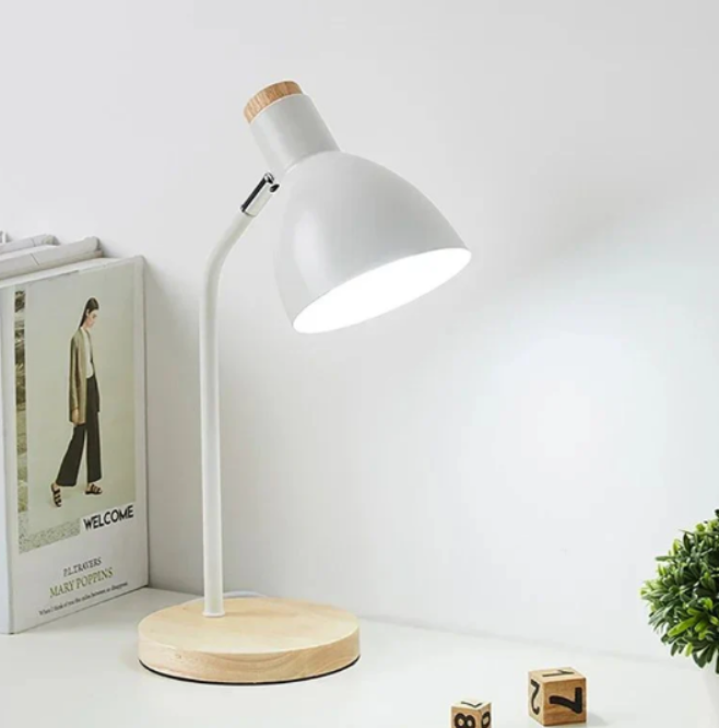Skanto | Holz und farbiges Metall – Designbeleuchtung für Büro und Interieur