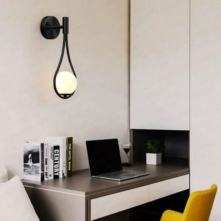 Skanto | Skandinavische LED-Wandleuchte – Minimalistische Lampe aus Holz und Metall