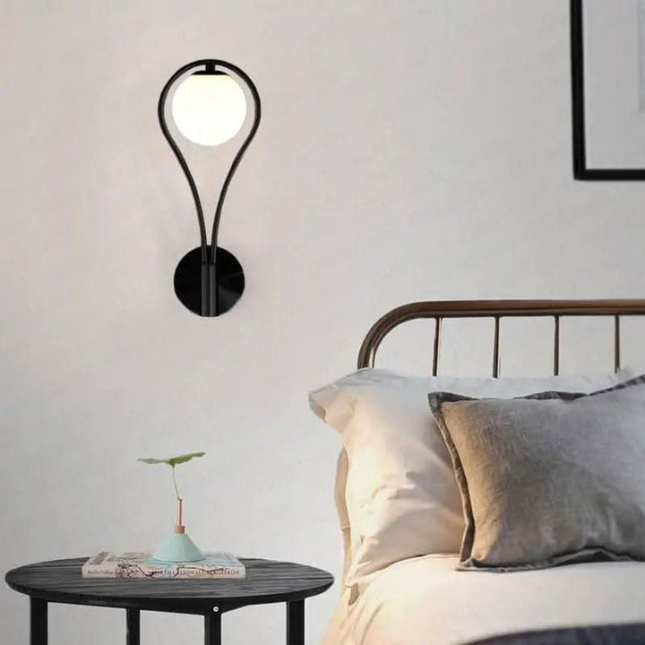 Skanto | Skandinavische LED-Wandleuchte – Minimalistische Lampe aus Holz und Metall