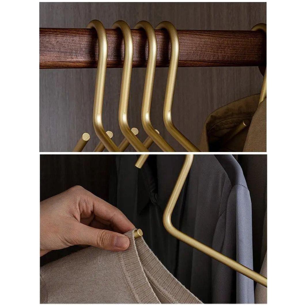 Skanto | Luxus Anzug-Kleiderbügel-Set Matt 4 Plus 1