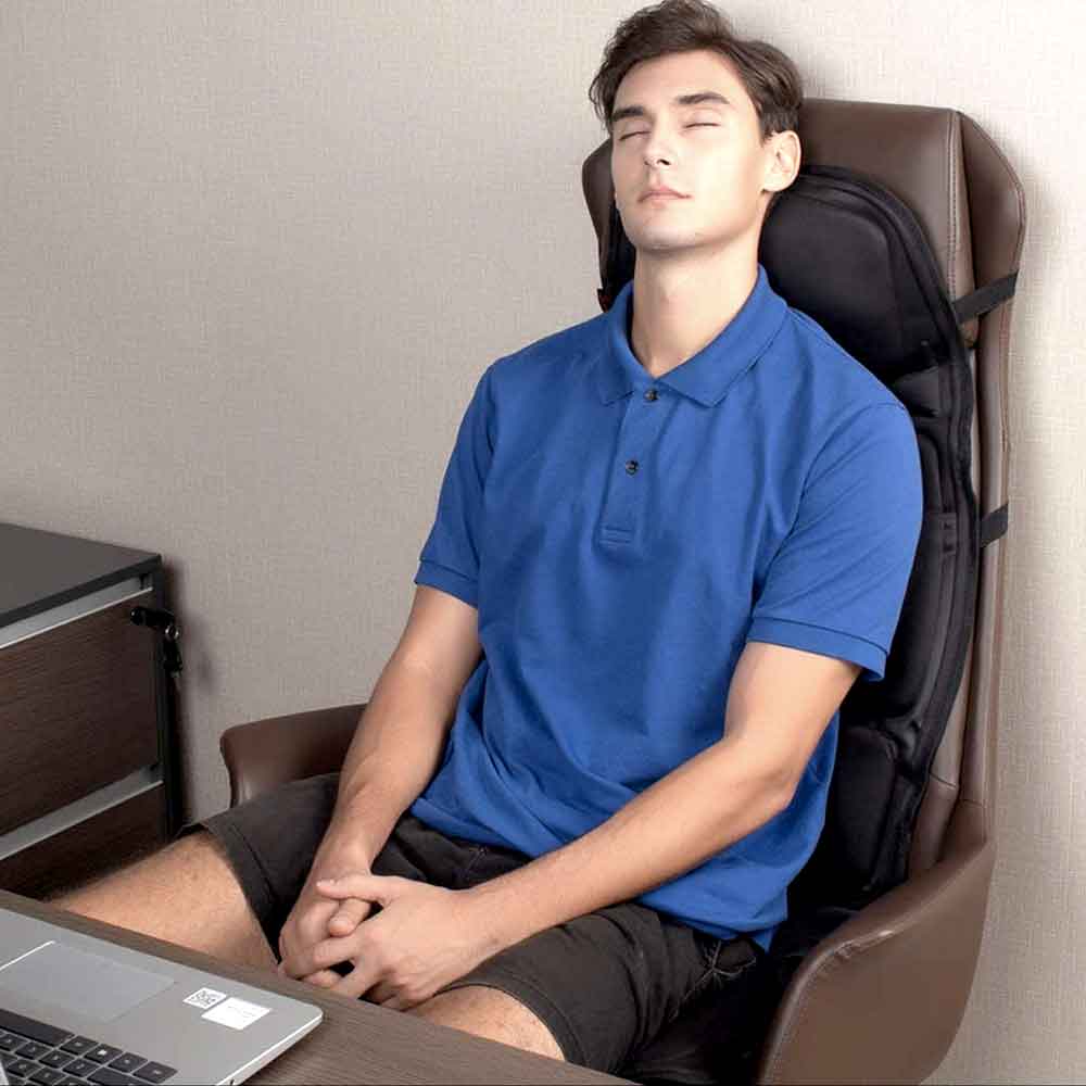 Skanto | Skanto Fashion Massagesitzauflage mit beheiztem Nackenkissen für Auto und Zuhause