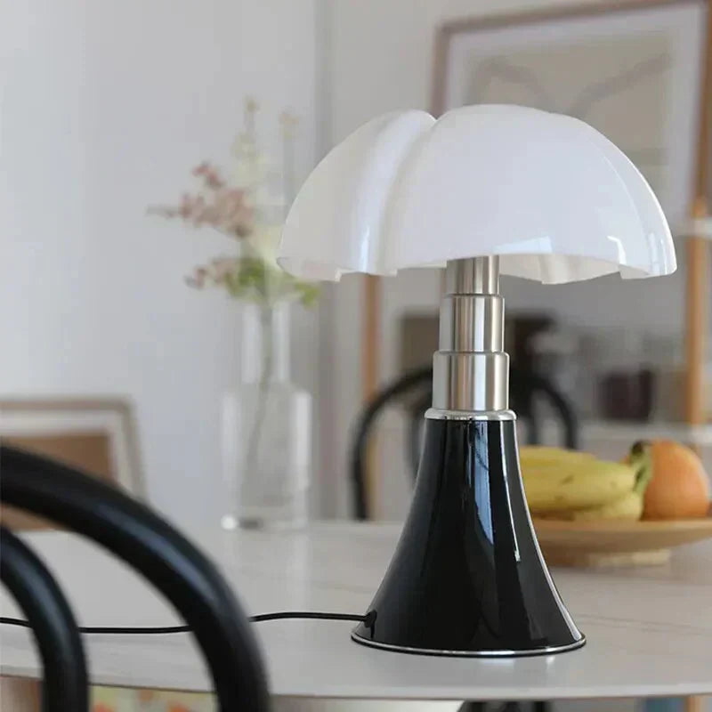 Skanto | FloraLuxe Designer-Blumen-Tischlampe | Stilvolle Beleuchtung für jeden Raum