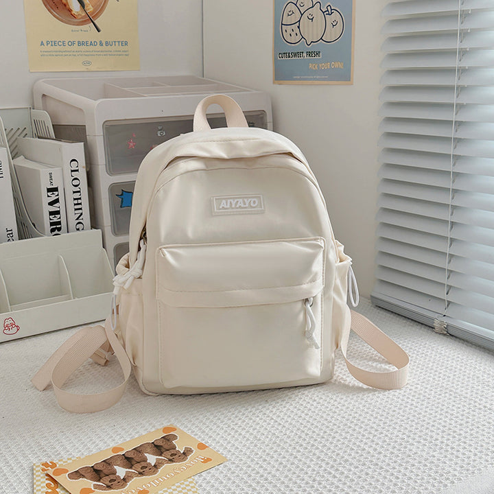 Kompakter Rucksack mit vielen Fächern