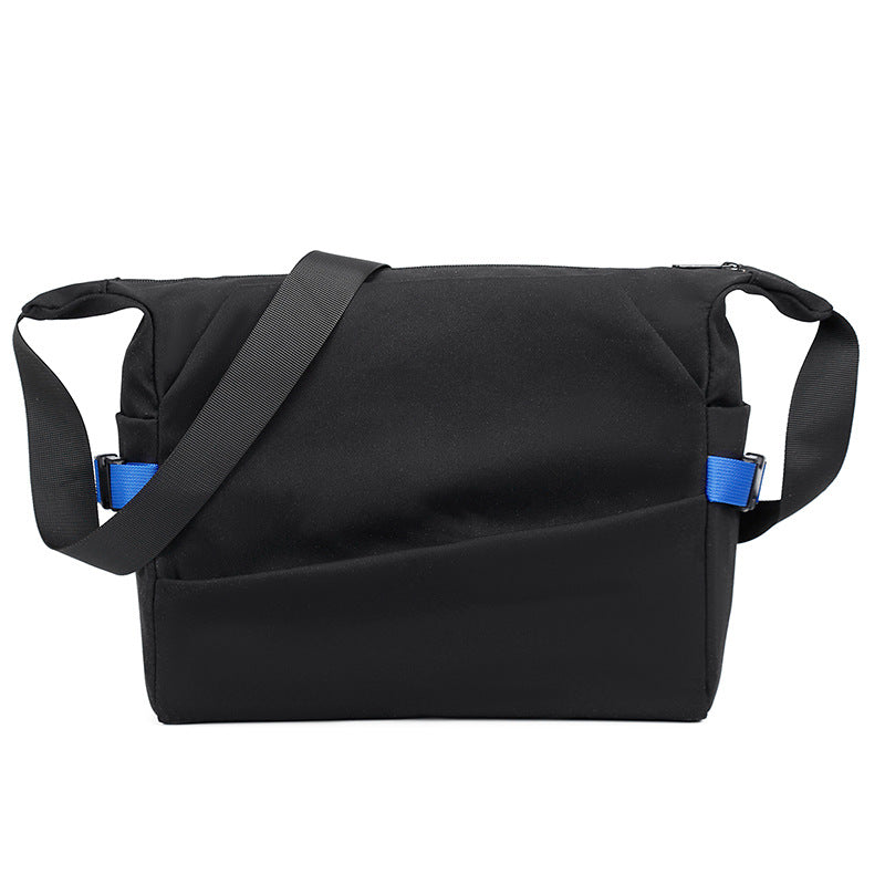 Stylische Utility-Schultertasche Skanto