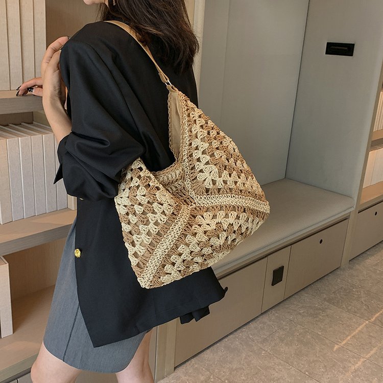 Handtasche mit moderner Makramee-Struktur Skanto