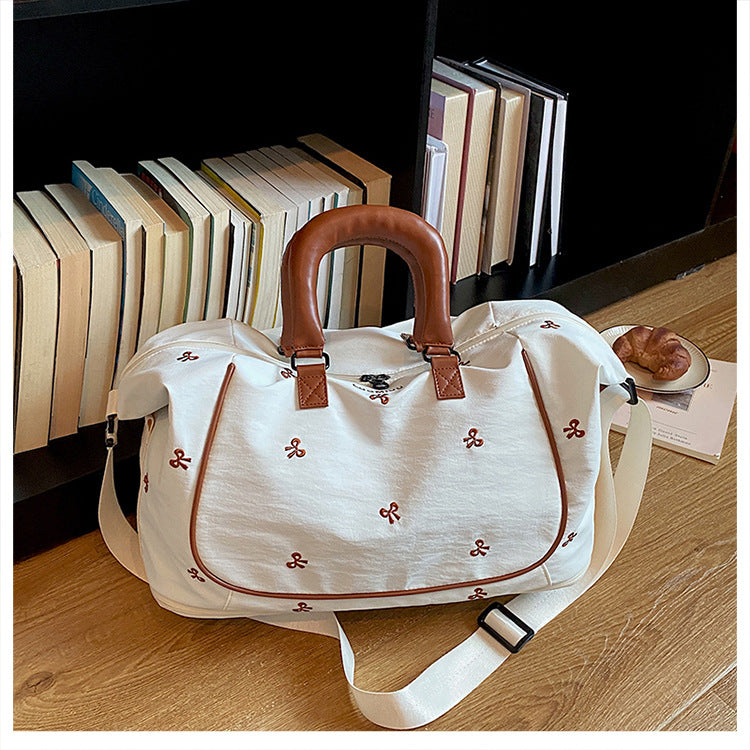 Sportliche Schultertasche Skanto