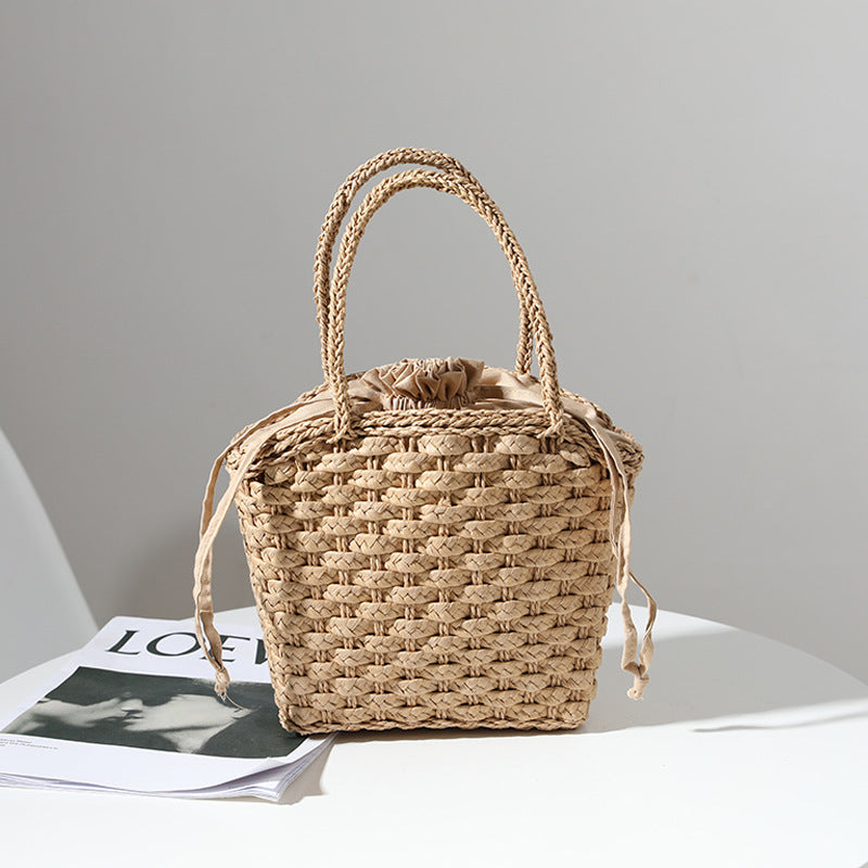Handgefertigte Strohtasche mit verstellbarem Innenfutter Skanto