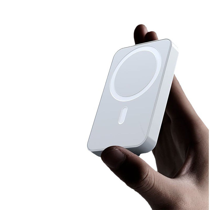 Tragbare Powerbank mit kabelloser Schnellladefunktion und innovativem Design Skanto