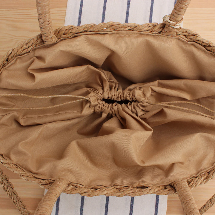 Moderne Korbtasche mit elegantem Fransen-Design Skanto