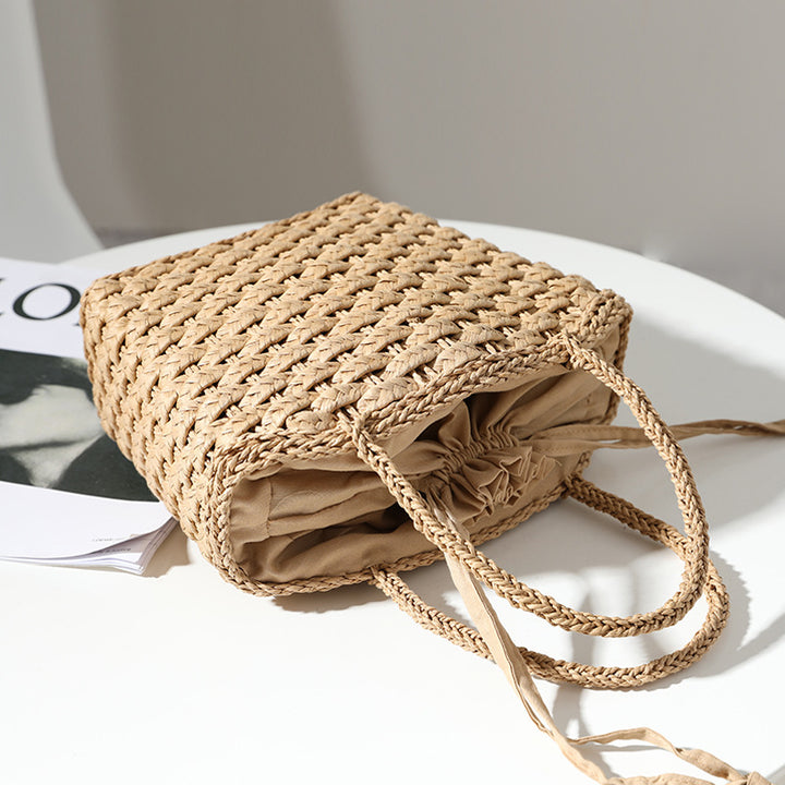 Handgefertigte Strohtasche mit verstellbarem Innenfutter Skanto