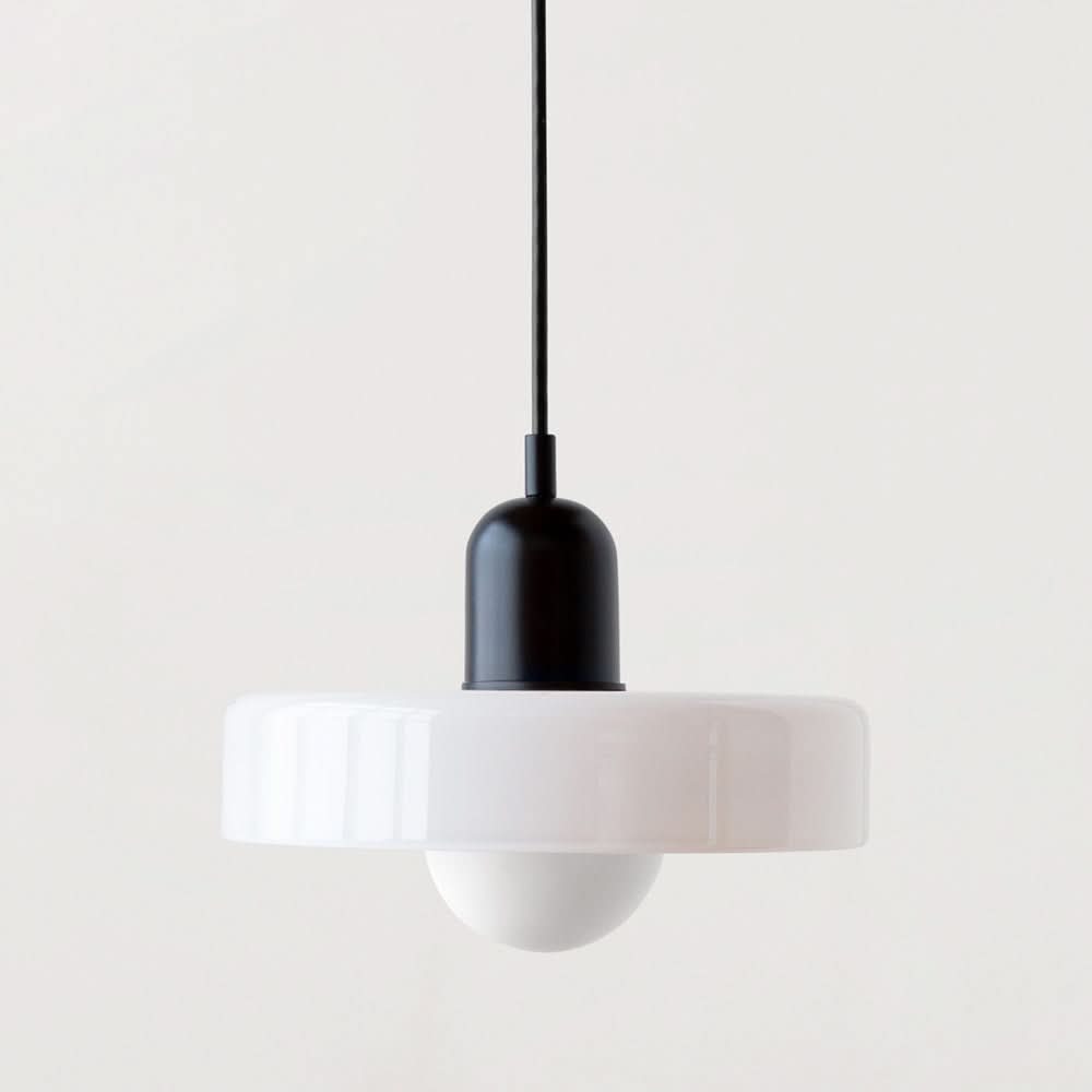 Skanto | Bauhaus Pendelleuchte aus farbigem Glas mit verstellbarer Aufhängung