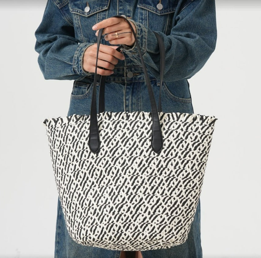 Multifunktionaler Raffia-Shopper mit eleganten Ledergriffen Skanto