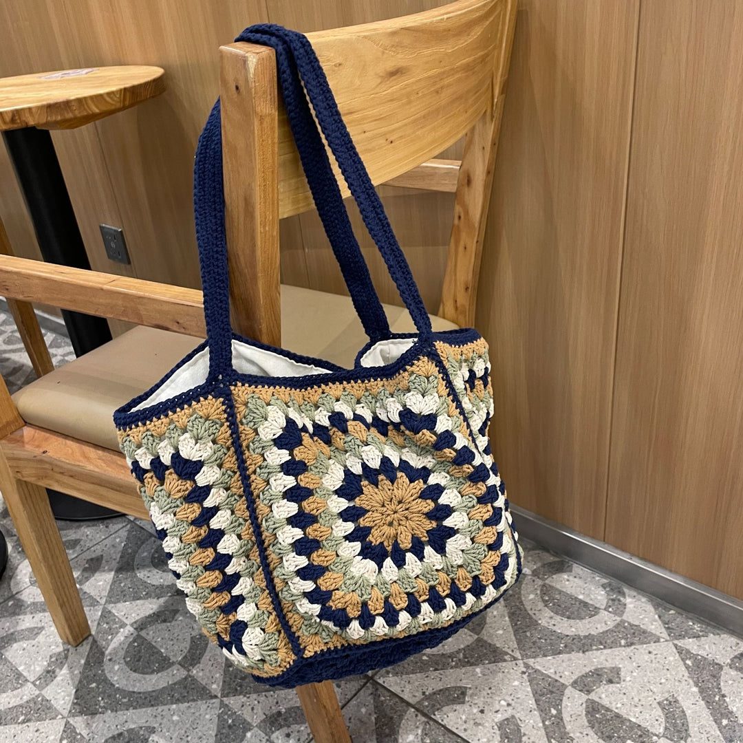 Handgeknüpfte Schultertasche mit Vintage-Muster Skanto