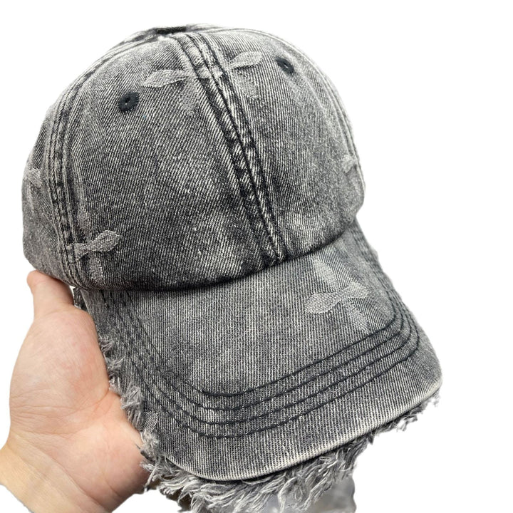 Damen Baseballkappe im Used-Look aus Jeans mit Fransen Skanto