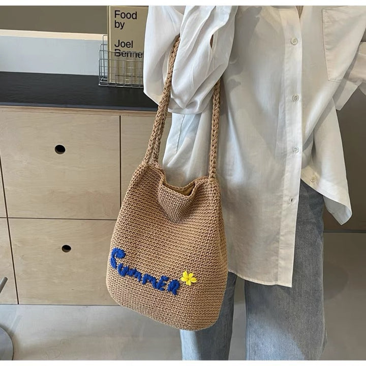 Handgeknüpfte Tragetasche mit hellem Sommerdesign Skanto