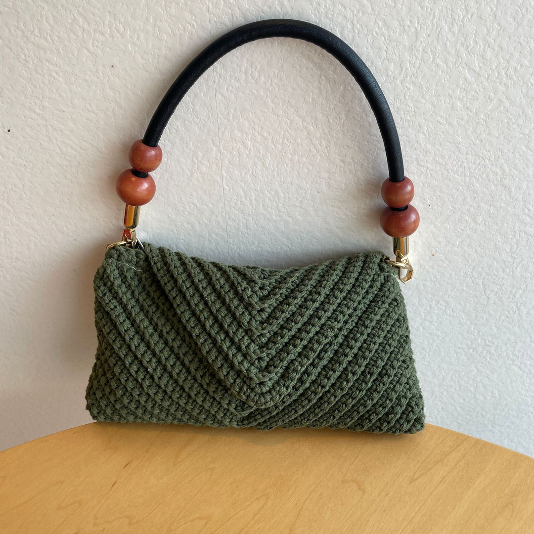 Handtasche mit stilvollen eingesetzten Griffen Skanto