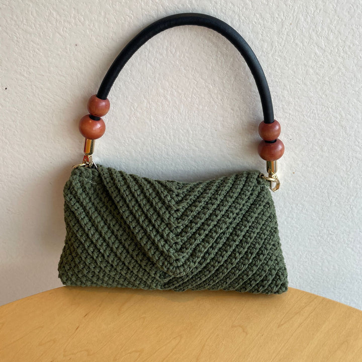 Handtasche mit stilvollen eingesetzten Griffen Skanto
