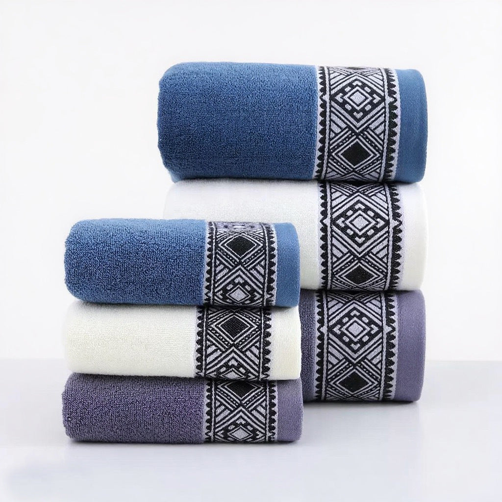 Frotteehandtuch-Set mit elegantem geometrischem Band Skanto