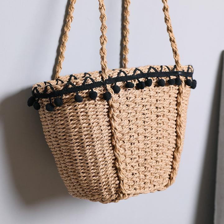 Schöne Strandtasche mit Pompons Skanto