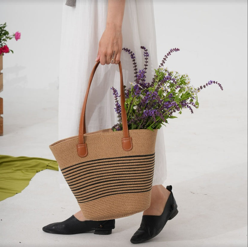 Stroh-Handtasche mit strukturierten Akzenten Skanto