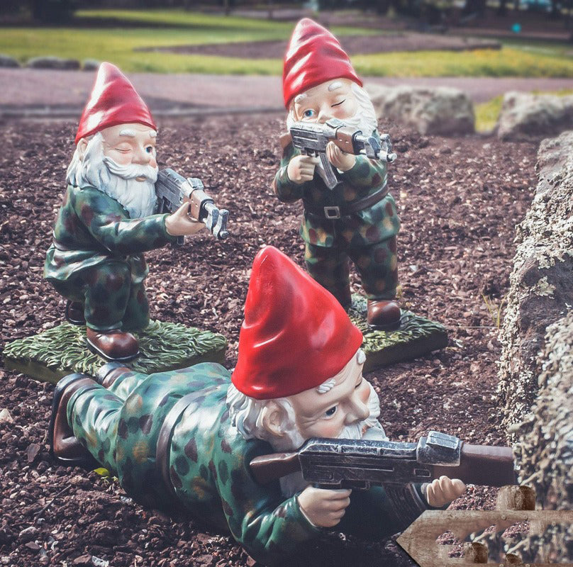 Skanto | Militär-Gartenzwerg mit Tarnuniform