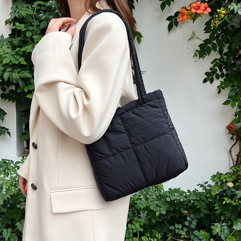 Elegante gepolsterte Schultertasche Skanto