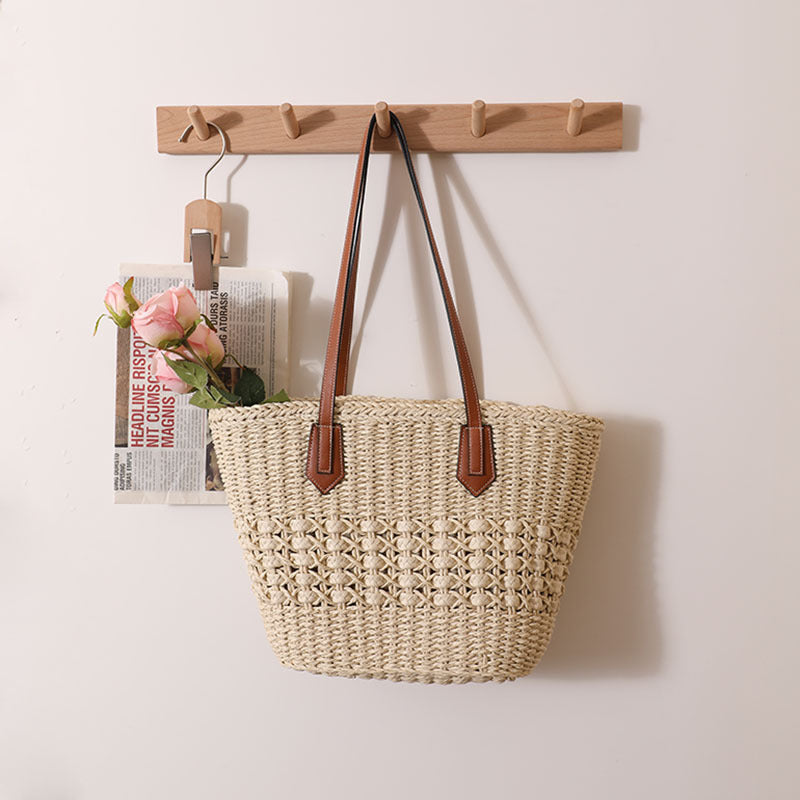 Handgefertigte Rattan-Korbtasche mit eleganten Lederdetails Skanto