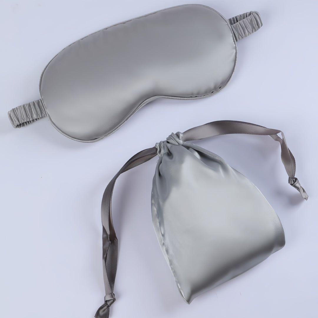 Seidenweiche Maske für Damen mit gepolstertem Augenbereich, verstellbarem Gummiband und Aufbewahrungsbeutel Skanto