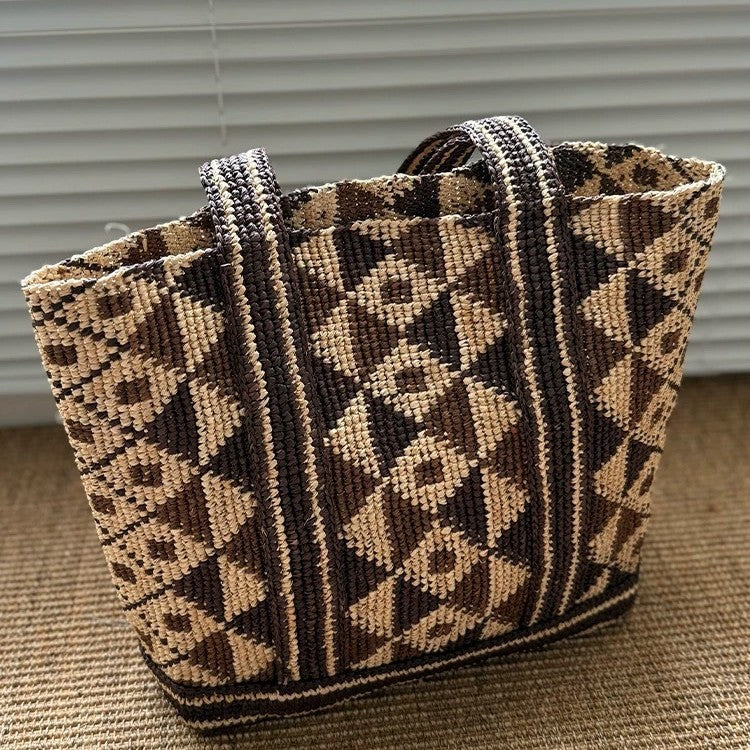 Moderne und praktische Strohtasche Skanto