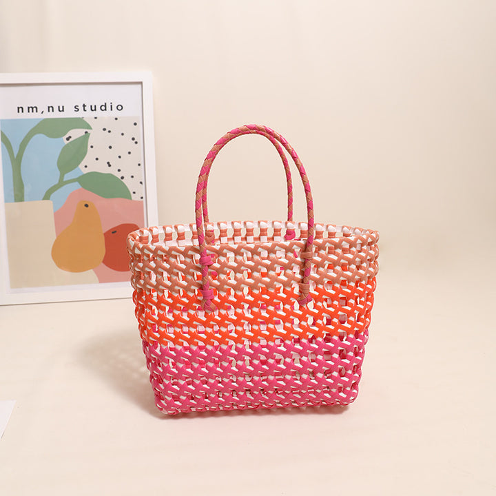 Handgefertigte Strohtasche mit farbigem Ombré Skanto